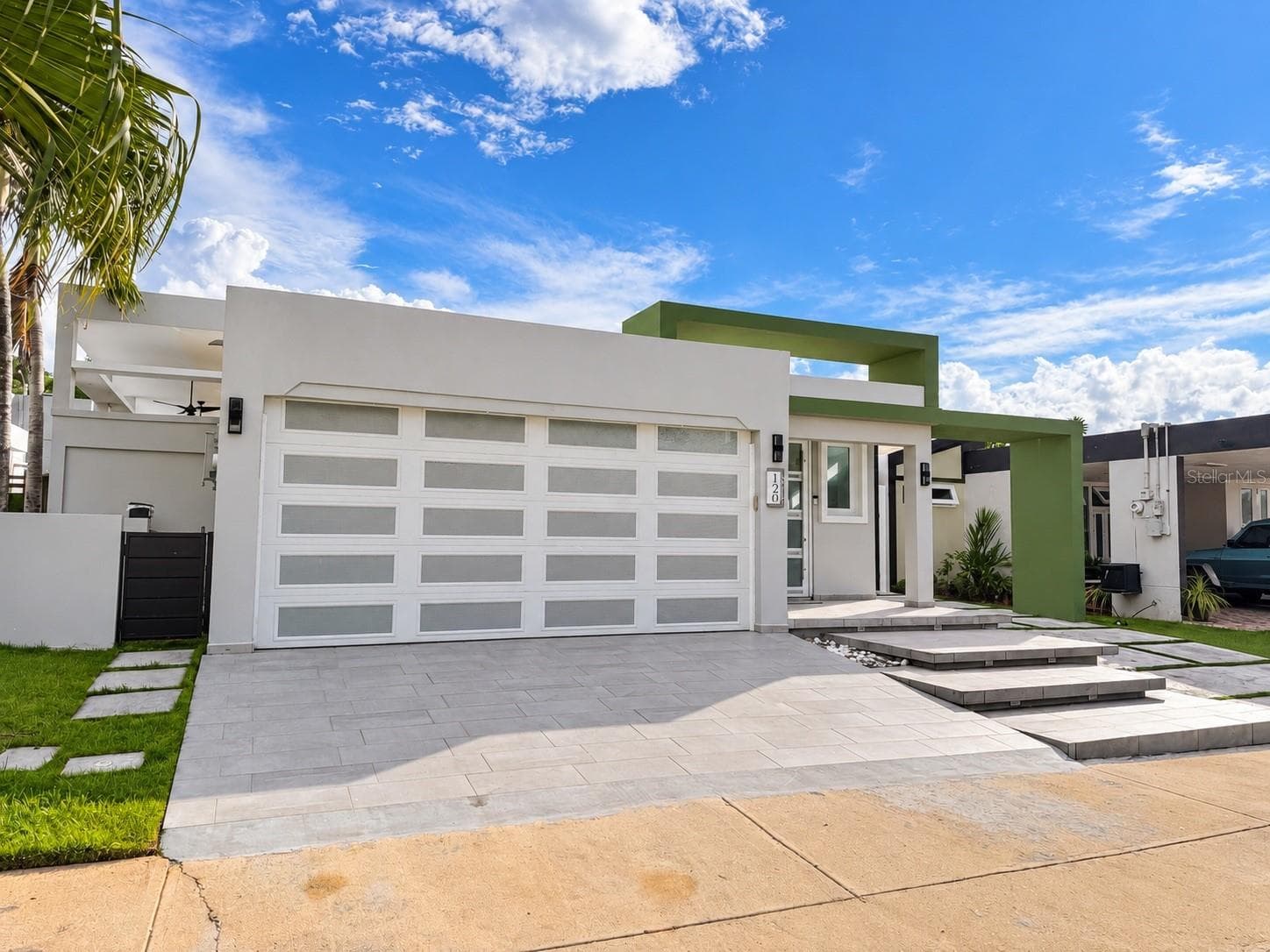 20-I 8TH ST. URB. VALLE DORADA