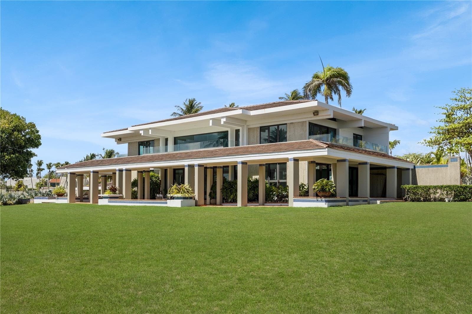800 THE REDONDA ESTATE