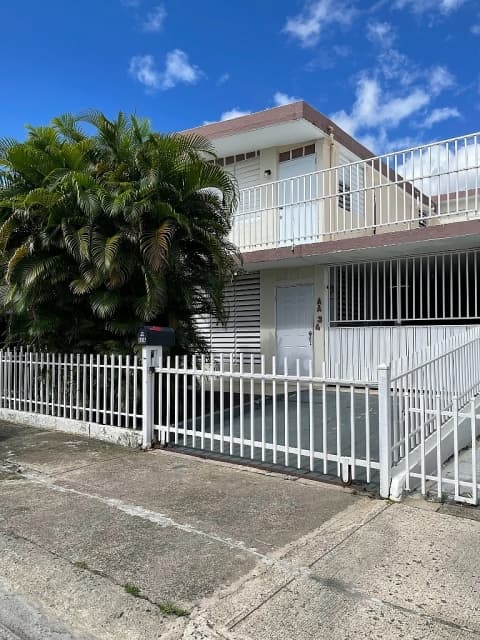 Encantadora casa dúplex de dos plantas en alquiler