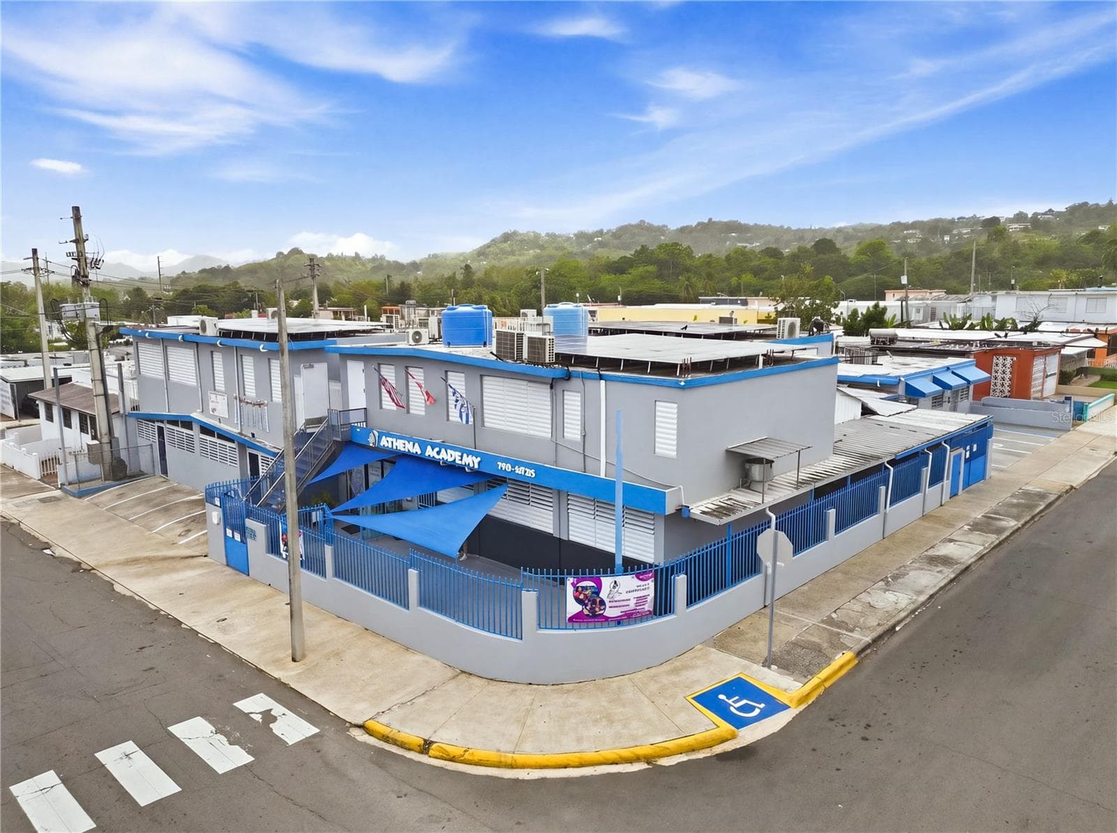 WC-33, WC-34 HOSTOS AVE