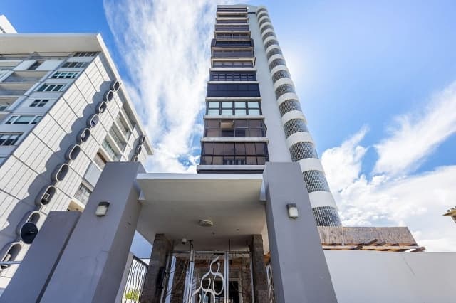 LUJOSO APARTAMENTO - CONDO. ASHFORD LAGOON PLAZA, CONDADO